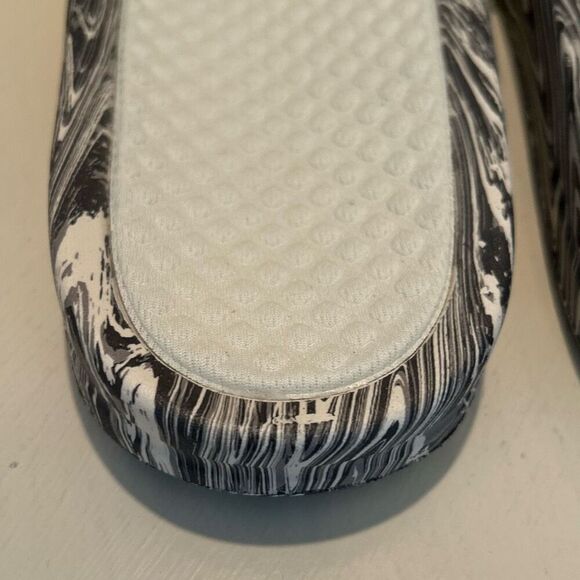 APL Mens Size 13 Techloom Slides Sandals White Black Marble Comfort Summer Pool main image 5